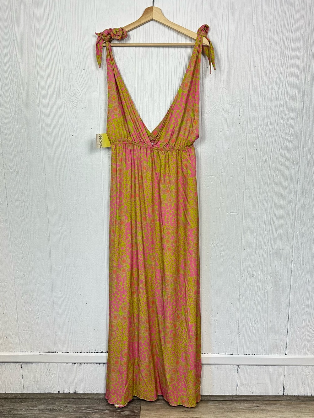 NWT Maaji Maxi Womens Pink Green Floral Deep V Beach Coverup Dress
Large Viscose